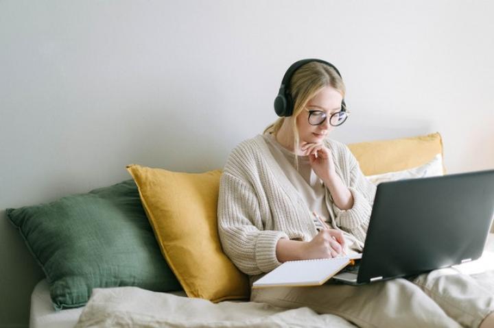 bejövő otthoni munka pénzt keresni az interneten mint egy takarítást