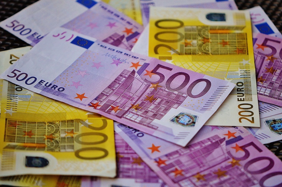 Lehet-e euróban kérni a fizetést? - Oláh Zsófia munkajogász válaszol-