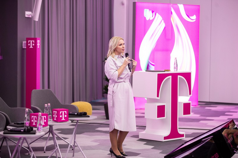 Friedl Zsuzsanna, Magyar Telekom-