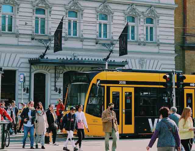 Majdnem kétszer annyit keres egy budapesti lakos egy szabolcsihoz képest-