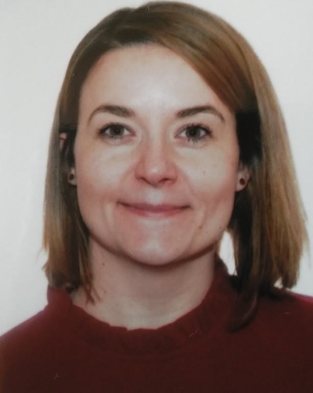 Közszolgálati jogviszony szakértő - Hódosi Anikó