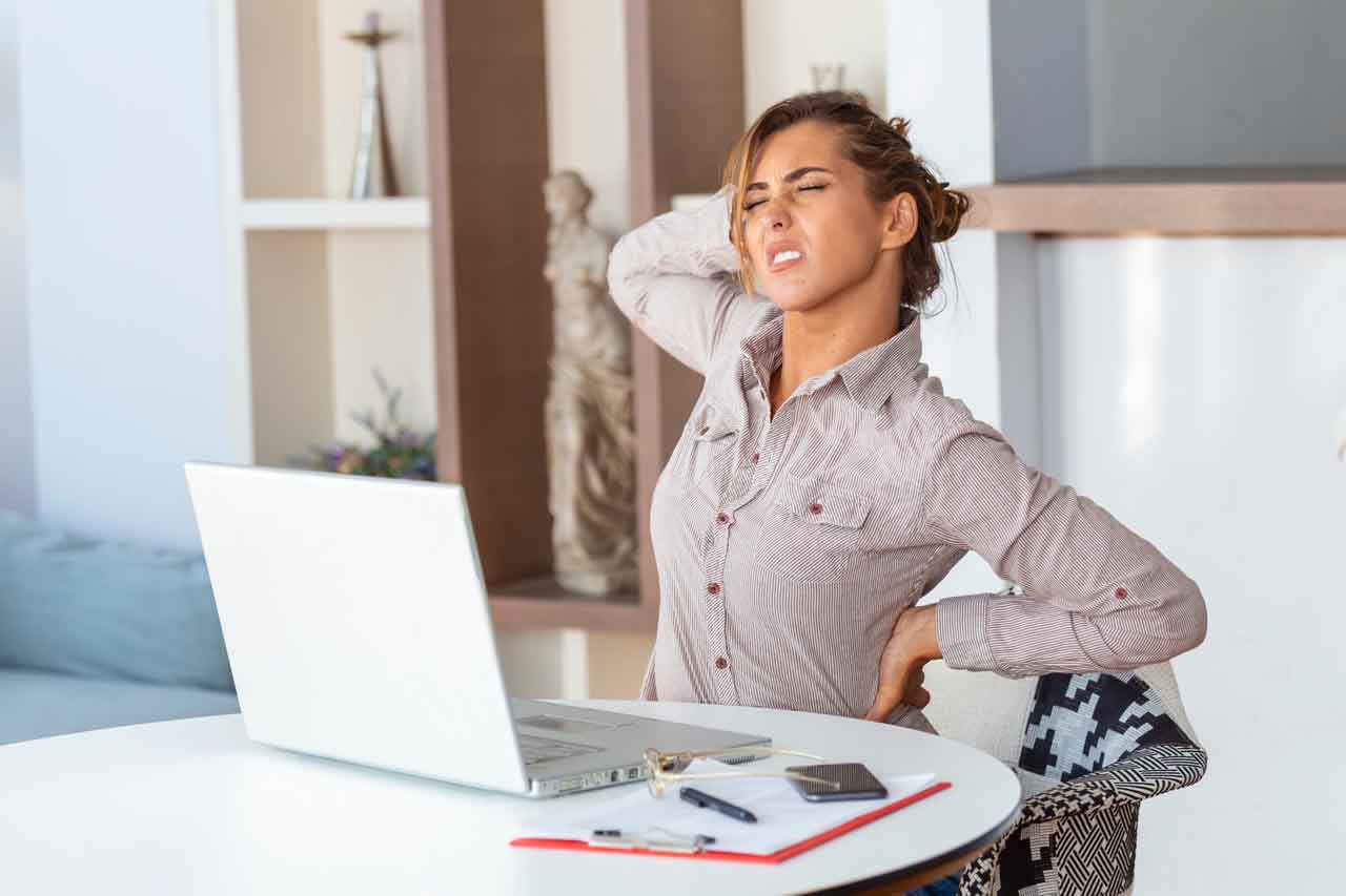 Fáj a gerince a sok munkától? Válasszon kényelmes irodai széket