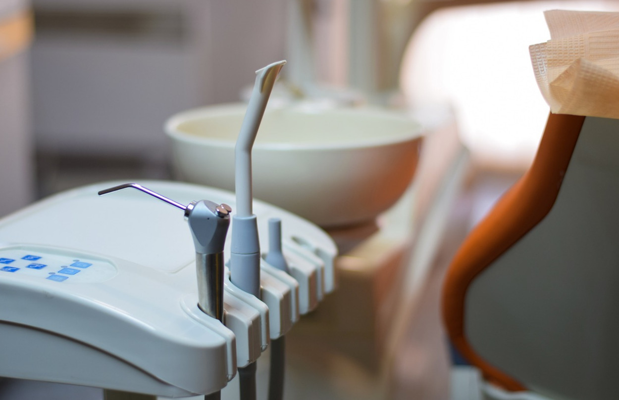 Egy kellemetlen probléma, a fogcsikorgatás és annak negatív hatásai