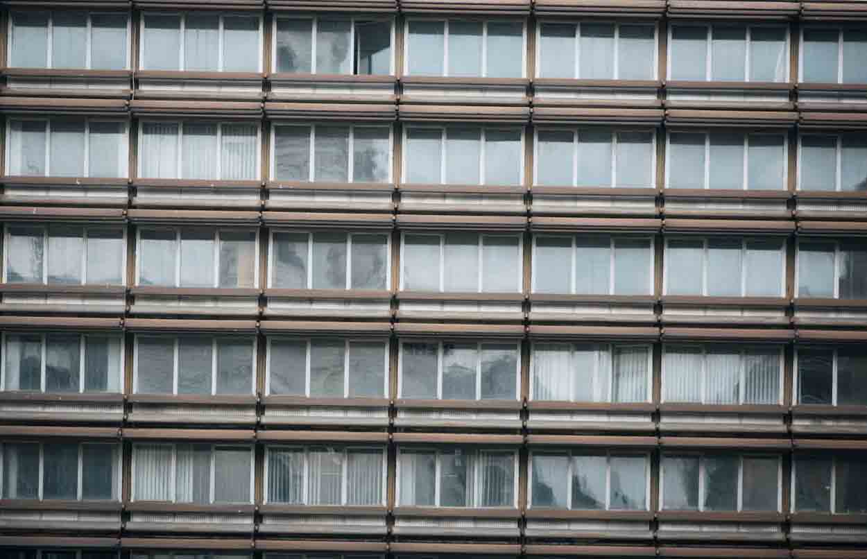 Árnyékolás okosan – miért választják egyre többen a lamellás megoldásokat?