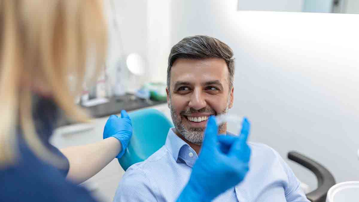 Invisalign üzletembereknek: fogszabályozás, amely nem megy a meetingek rovására!
