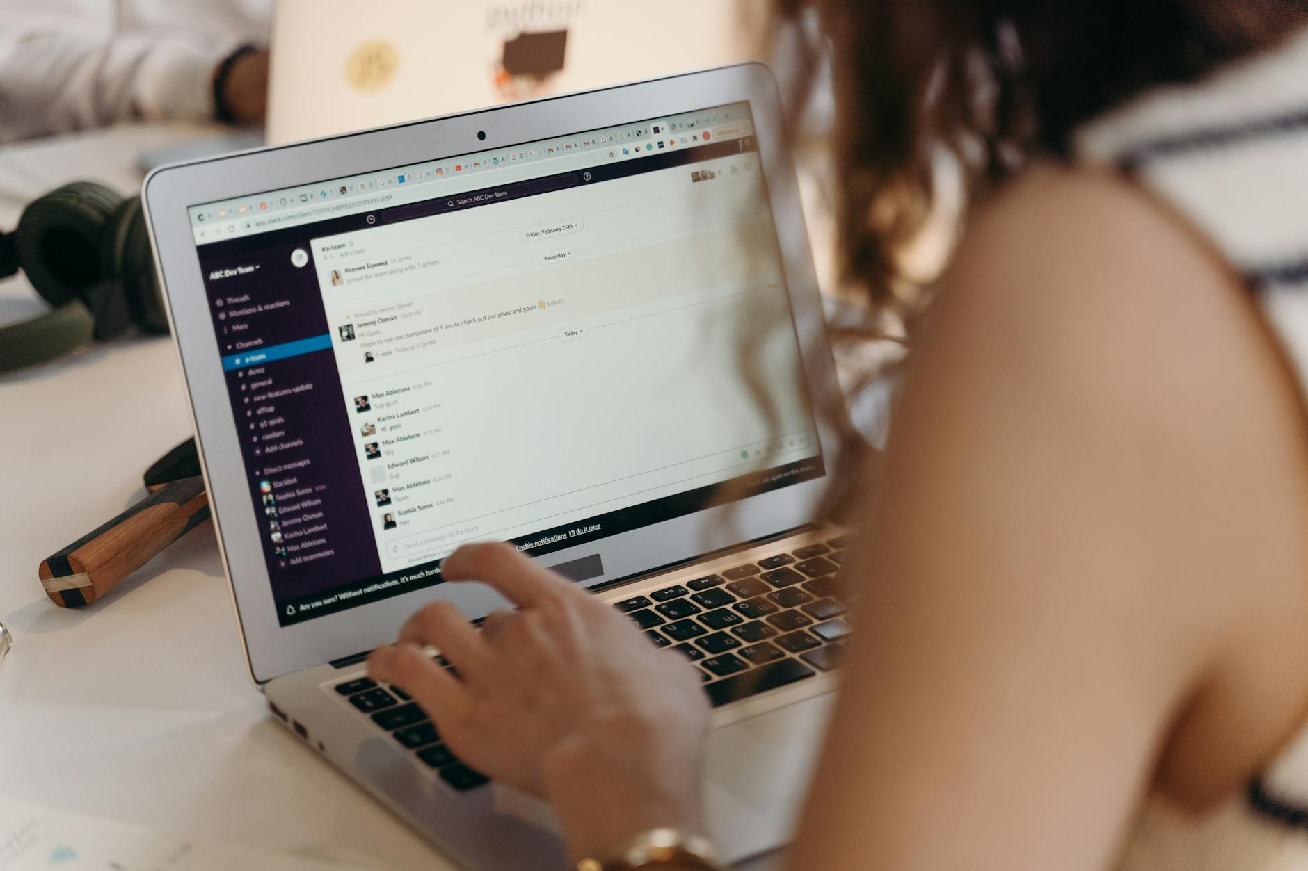 Értékesítési hatékonyság maximalizálása valós idejű CRM adatgazdagítással