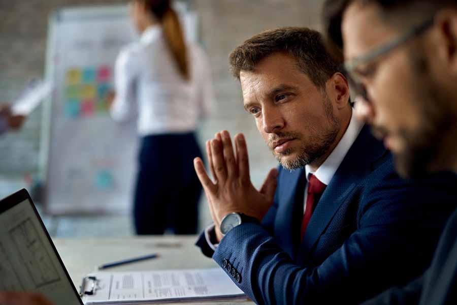 Értékesítési hatékonyság maximalizálása valós idejű CRM adatgazdagítással