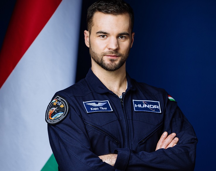 A Külgazdasági és Külügyminisztérium (KKM) által közreadott képen Kapu Tibor kutatóűrhajós Budapesten 2024. május 27-én.