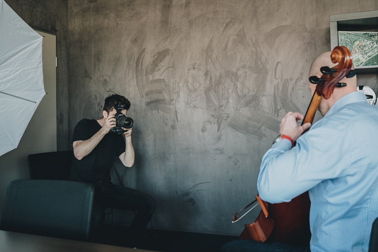 Interjú Őzse Attilával  céges portréfotóssal