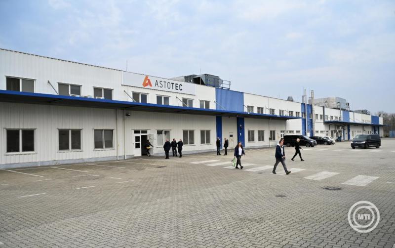 Szijjártó Péter: az Astotec Automotive Hungary új beruházása hétszáz munkahelyet tesz biztossá
