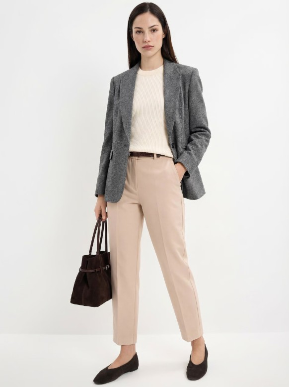 Kapszulagardrób alapdarabok a munkához – kevesebb ruha, több stíl