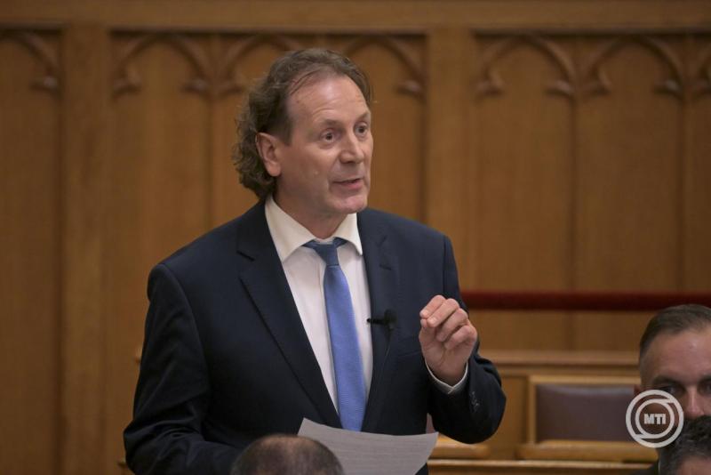 Visszaállítja a kormány a szolgálati nyugdíjat a rendvédelemben?