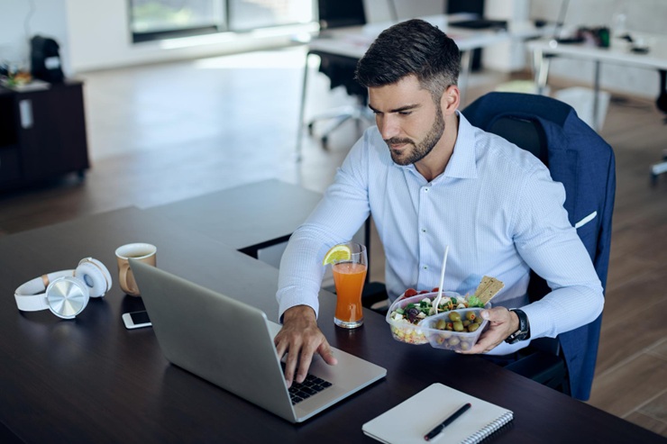 Íme a leggyakoribb irodai ebédelési típusok – te melyikbe tartozol?