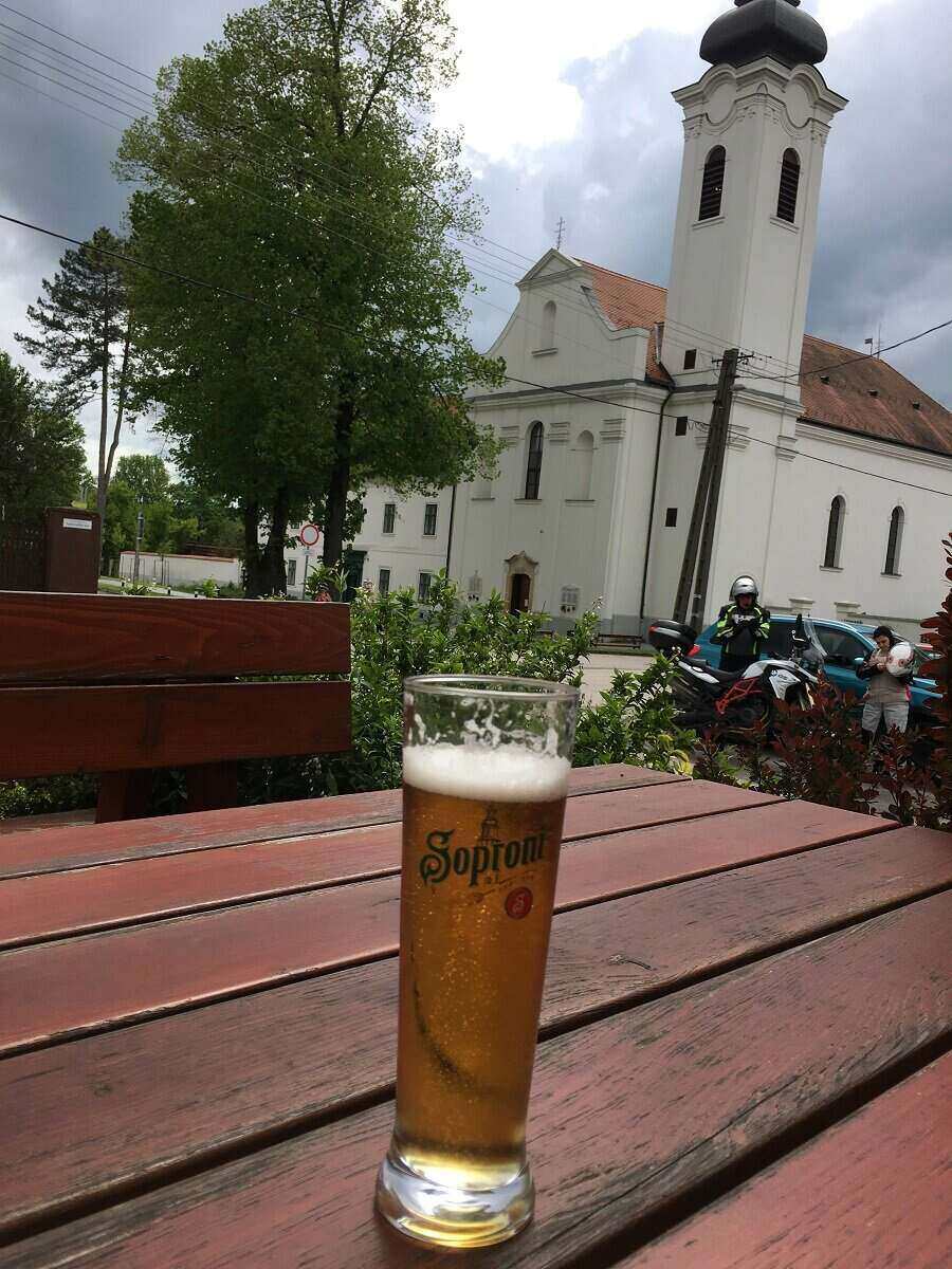 Hadobás Bernadett magyar El Camino erdő Bakony