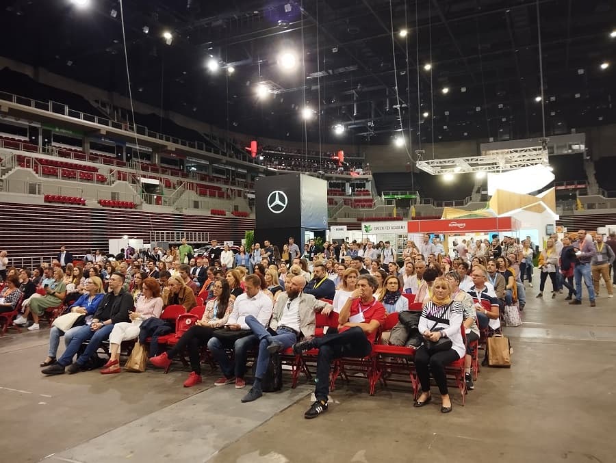 Telt házzal mennek az álláskeresést segítő előadások