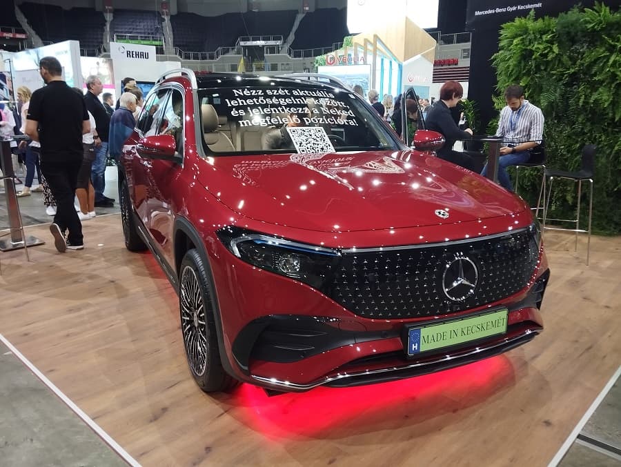 A Mercedes elhozta egyik kecskeméti modelljét