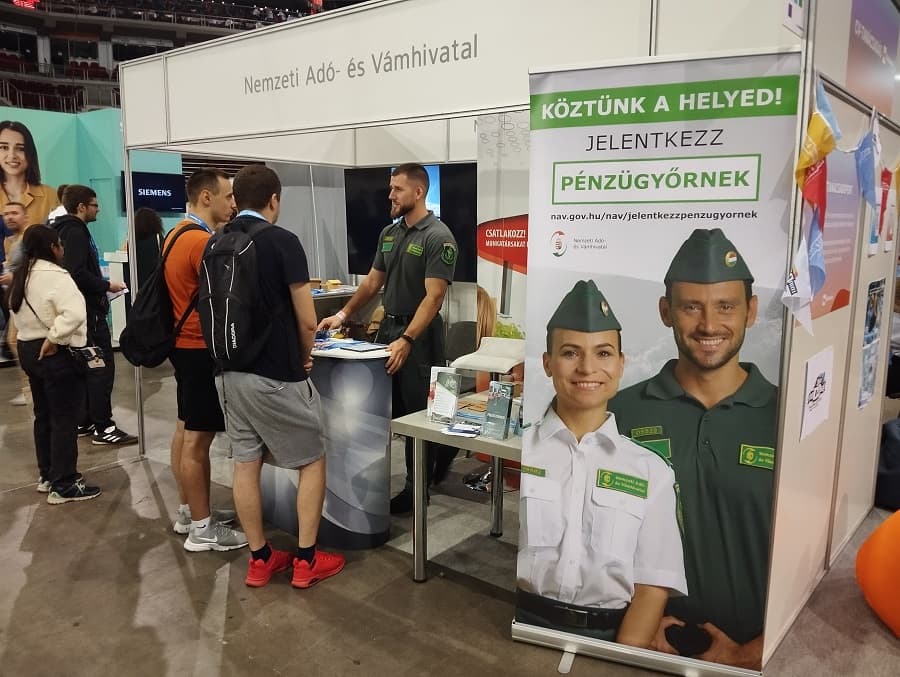 A NAV leendő pénzügyőrök jelentkezését is várta