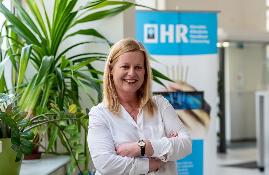 hr