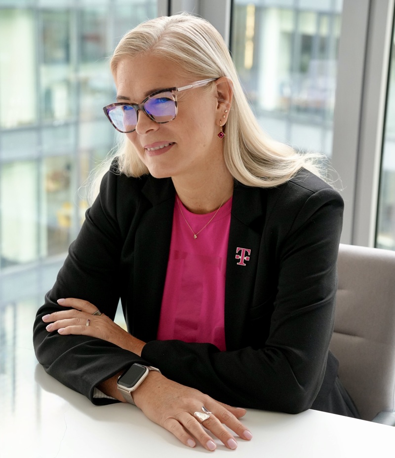 Pásztor Andrea, DT IT