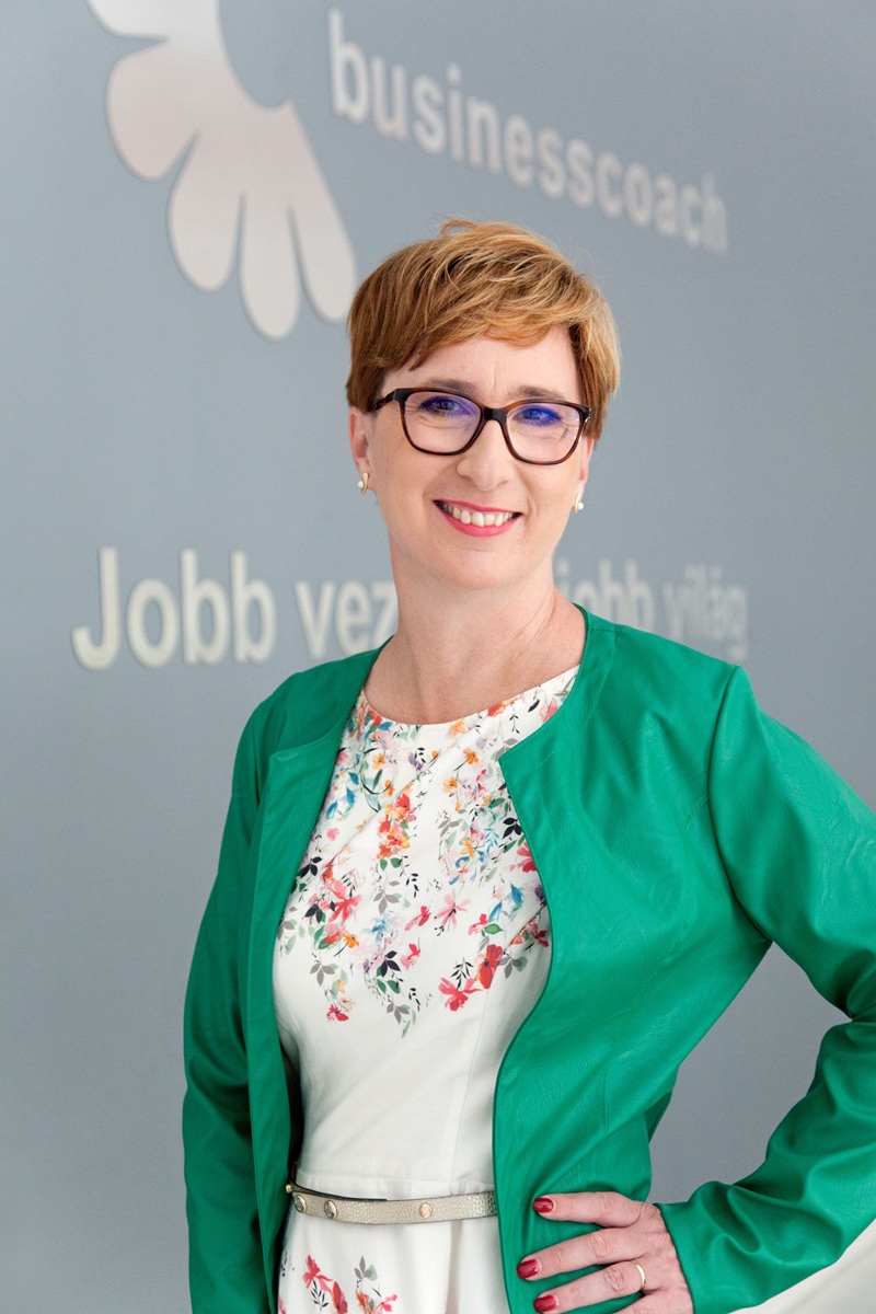 Komócsin Laura, nemzetközileg minősített mestercoach