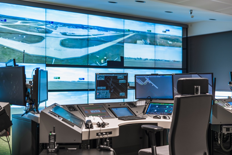 HungaroControl munkaállomás, légiforgalmi irányítás