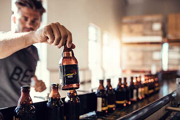 Léhűtőtől a nagykövetig – 5+1 tuti sörgyári munkakör